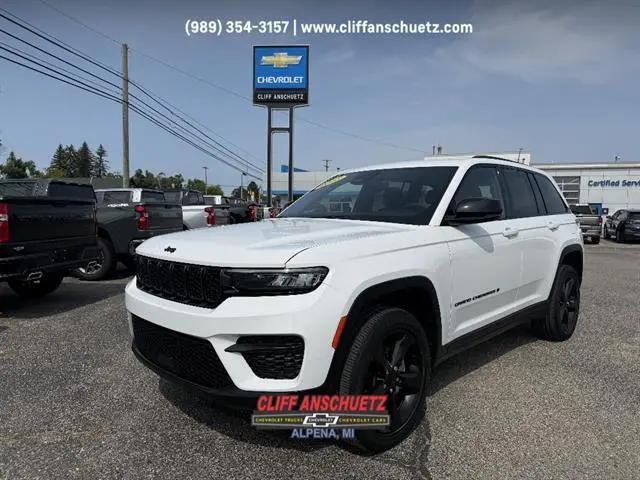 2023 Jeep Grand Cherokee Altitude 4x4 for sale in Alpena, MI