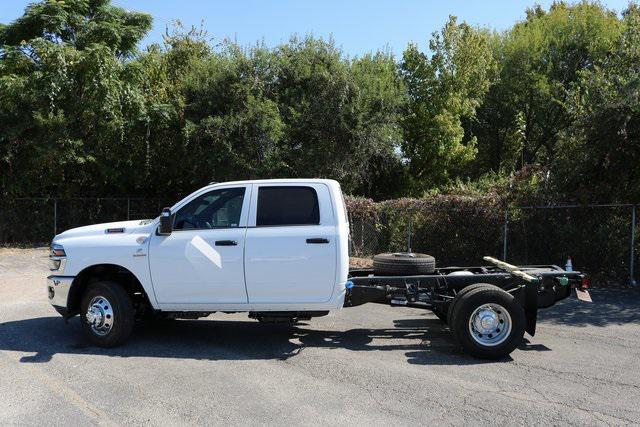 2026 RAM Ram 3500 Chassis Cab RAM 3500 TRADESMAN CREW CAB CHASSIS 4X4 60 CA
