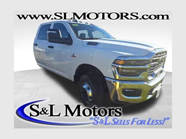 2026 RAM Ram 3500 Chassis Cab RAM 3500 TRADESMAN CREW CAB CHASSIS 4X4 60 CA