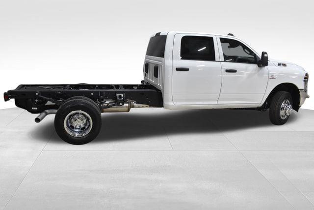 2026 RAM Ram 3500 Chassis Cab RAM 3500 TRADESMAN CREW CAB CHASSIS 4X4 60 CA