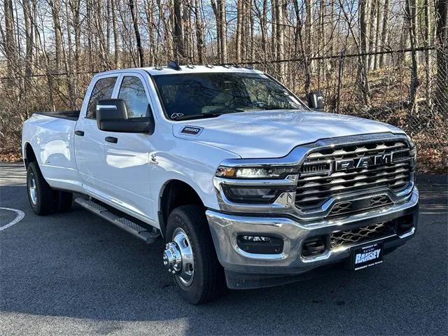 2026 RAM Ram 3500 RAM 3500 TRADESMAN CREW CAB 4X4 8 BOX
