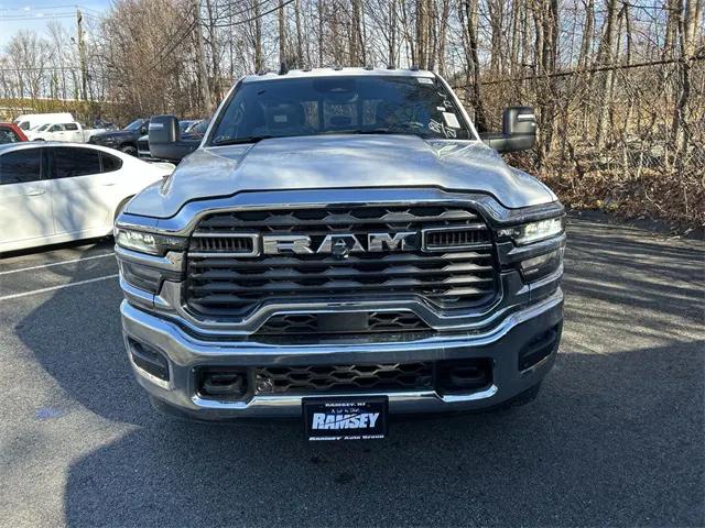 2026 RAM Ram 3500 RAM 3500 TRADESMAN CREW CAB 4X4 8 BOX
