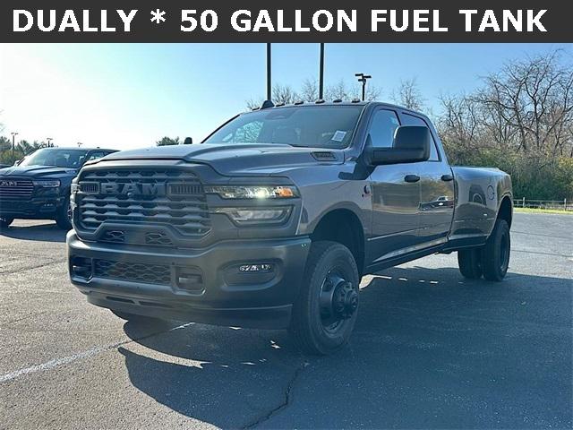 2026 RAM Ram 3500 RAM 3500 TRADESMAN CREW CAB 4X4 8 BOX