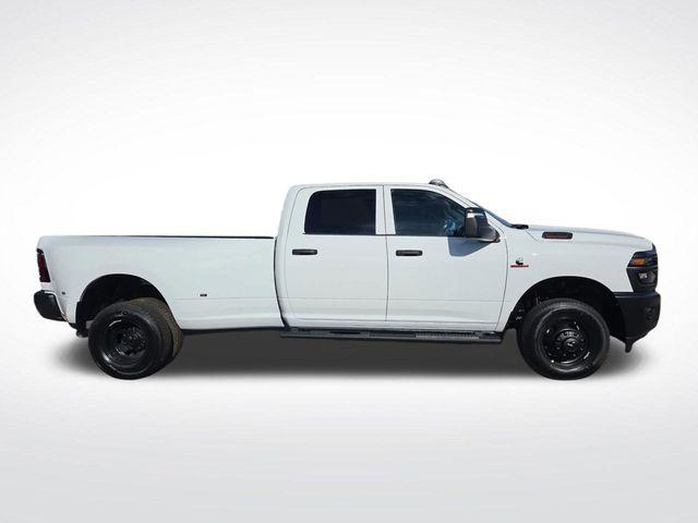 2026 RAM Ram 3500 RAM 3500 TRADESMAN CREW CAB 4X4 8 BOX
