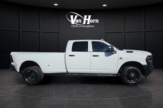 2026 RAM Ram 3500 RAM 3500 TRADESMAN CREW CAB 4X4 8 BOX