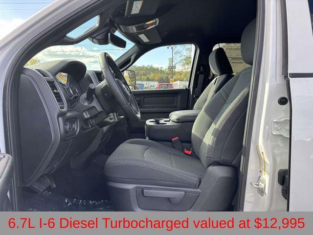 2026 Ram 3500 Tradesman Crew Cab 4x4 8 Box