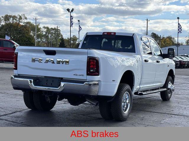 2026 Ram 3500 Tradesman Crew Cab 4x4 8 Box