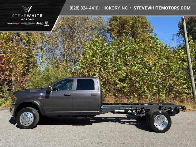 2026 RAM Ram 5500 Chassis Cab RAM 5500 TRADESMAN CHASSIS CREW CAB 4X4 84 CA