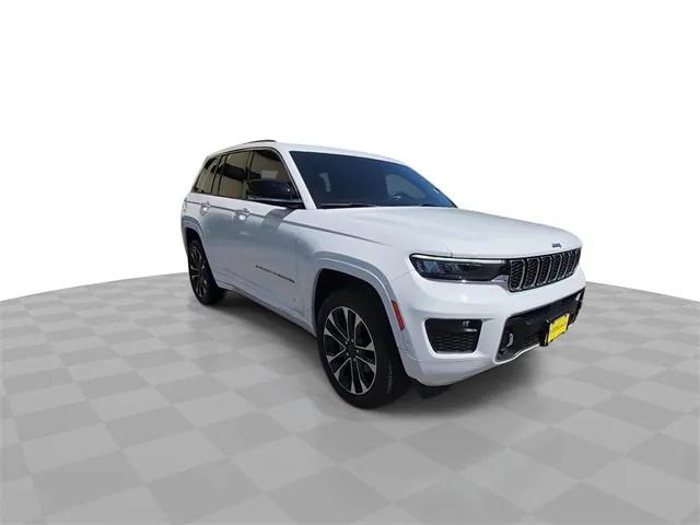 2022 Jeep Grand Cherokee Overland 4x2 2022 Jeep Grand Cherokee Overland 4x2