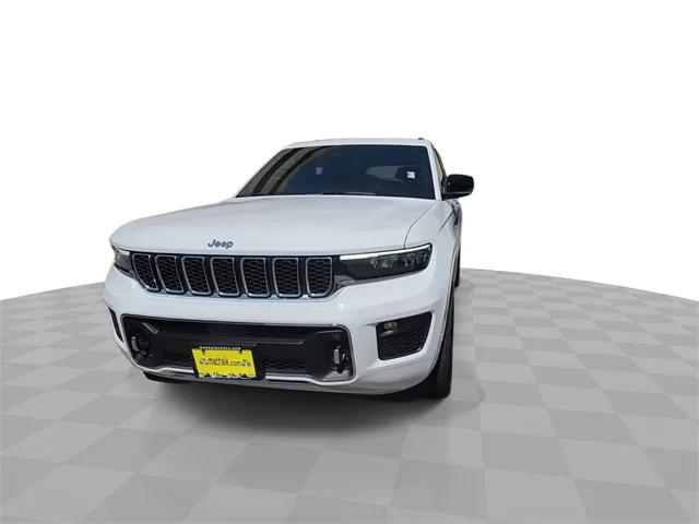 2022 Jeep Grand Cherokee Overland 4x2 2022 Jeep Grand Cherokee Overland 4x2
