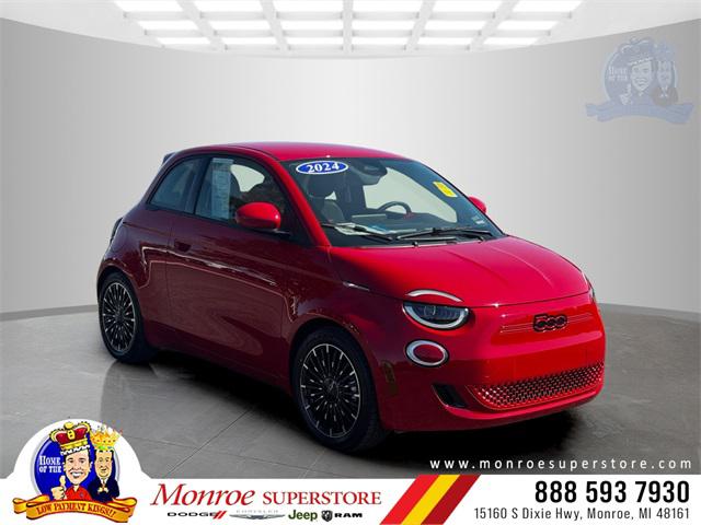 2024 Fiat 500e INSPI(RED) FWD 2024 Fiat 500e INSPI(RED) FWD