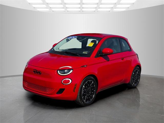 2024 Fiat 500e INSPI(RED) FWD 2024 Fiat 500e INSPI(RED) FWD
