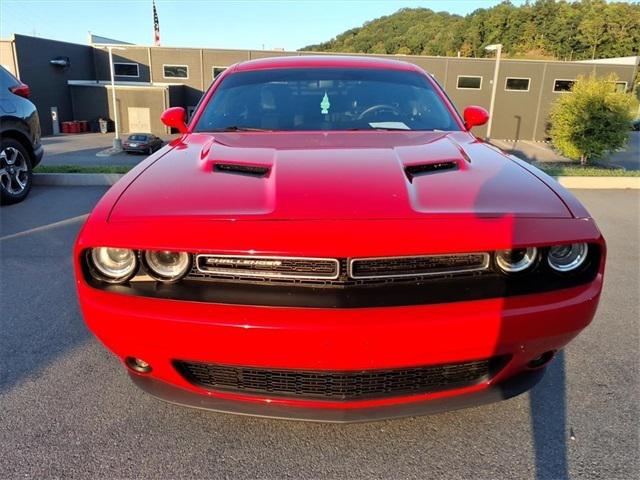 2016 Dodge Challenger SXT Plus