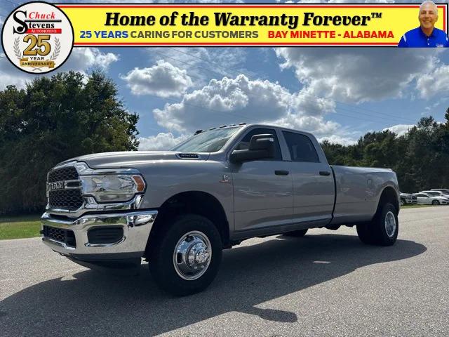 2023 RAM 3500 Tradesman Crew Cab 4x4 8 Box