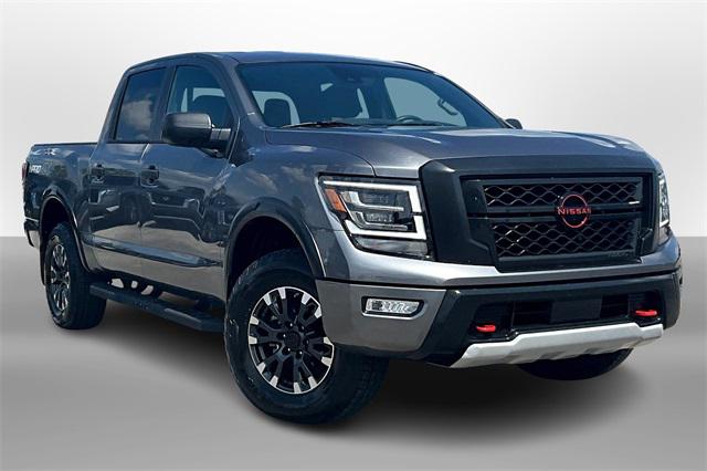2024 Nissan TITAN Crew Cab PRO-4X 4x4