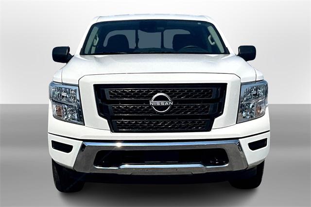 2024 Nissan TITAN Crew Cab SV 4x4