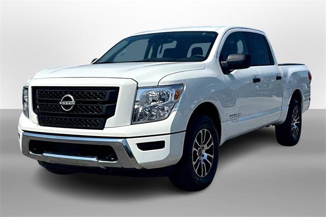 2024 Nissan TITAN Crew Cab SV 4x4