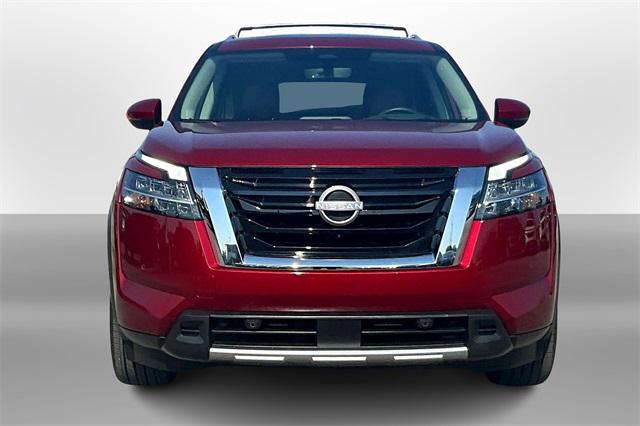 2024 Nissan Pathfinder Platinum FWD