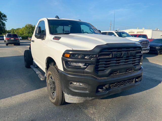 2025 RAM 3500 Tradesman Regular Cab 4x4 8 Box