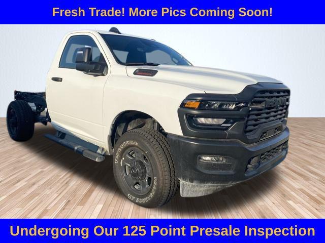 2025 RAM 3500 Tradesman Regular Cab 4x4 8 Box