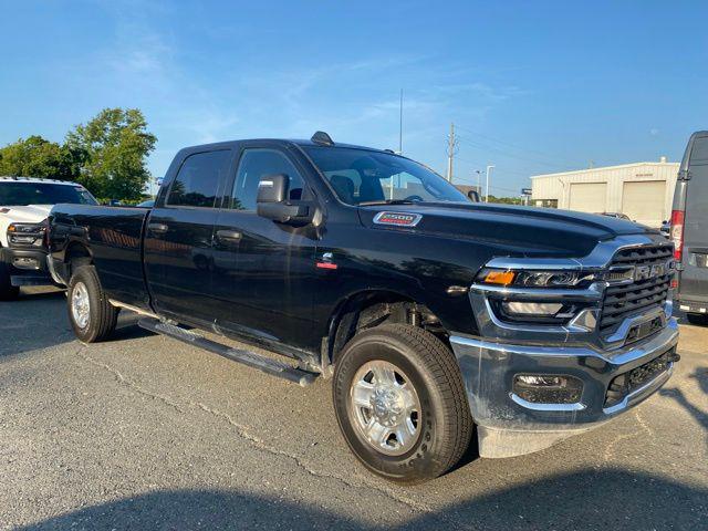 2025 RAM 2500 Tradesman Crew Cab 4x4 8 Box