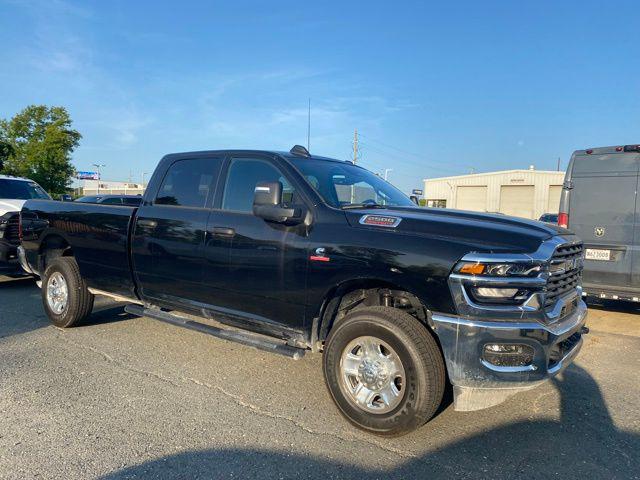 2025 RAM 2500 Tradesman Crew Cab 4x4 8 Box