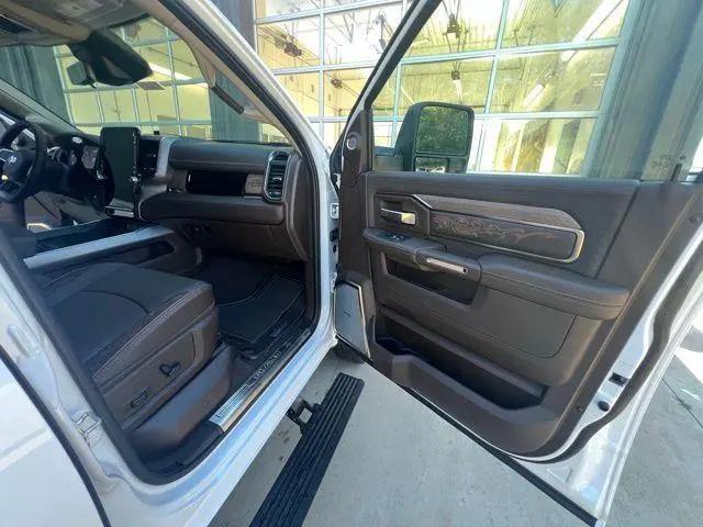 2026 Ram 3500 Limited Longhorn Crew Cab 4x4 8' Box