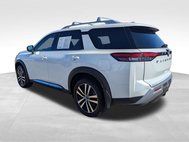 2025 Nissan Pathfinder Platinum FWD