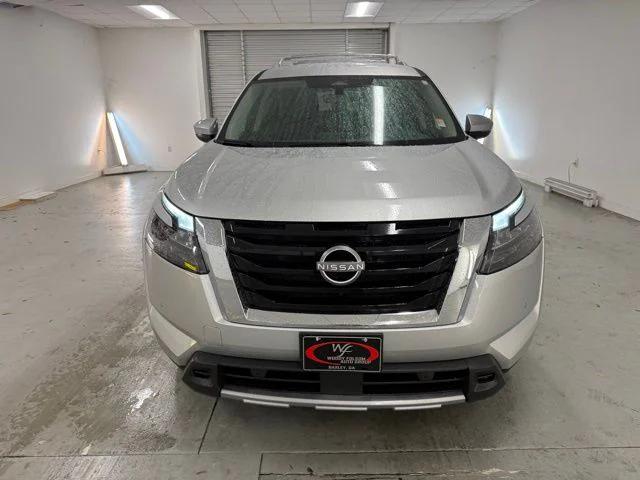 2025 Nissan Pathfinder SL FWD