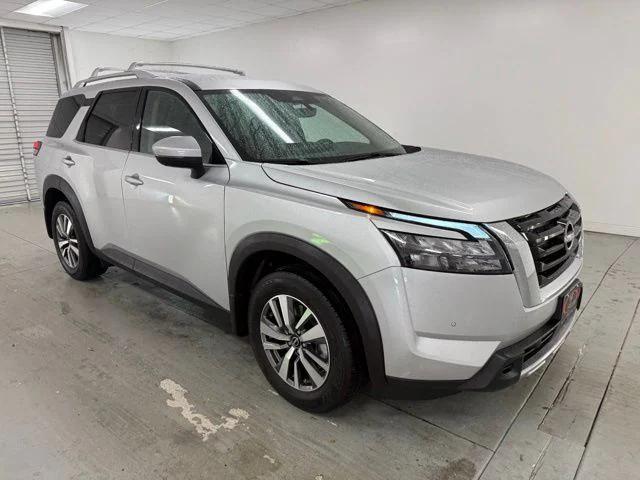 2025 Nissan Pathfinder SL FWD