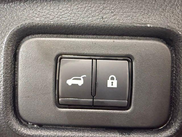 2025 Nissan Pathfinder SL FWD