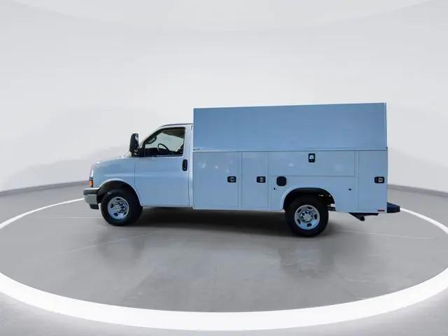 2025 Chevrolet Express Cutaway Work Van