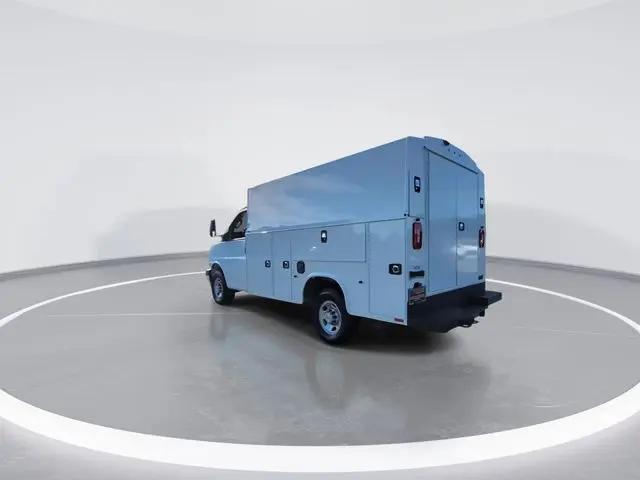 2025 Chevrolet Express Cutaway Work Van