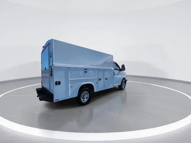 2025 Chevrolet Express Cutaway Work Van
