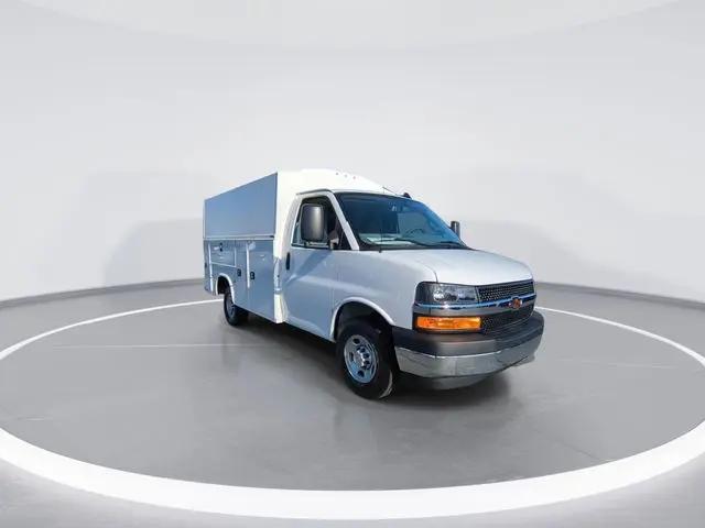 2025 Chevrolet Express Cutaway Work Van