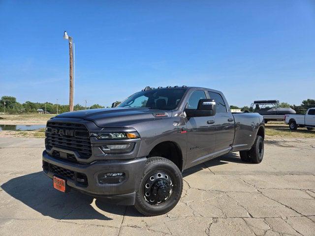 2025 RAM 3500 Big Horn Crew Cab 4x4 8 Box