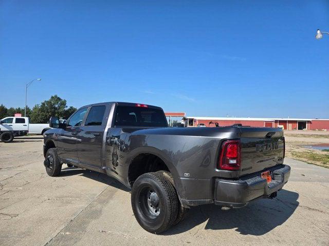 2025 RAM 3500 Big Horn Crew Cab 4x4 8 Box
