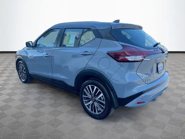 2022 Nissan Kicks SV Xtronic CVT