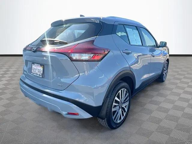 2022 Nissan Kicks SV Xtronic CVT