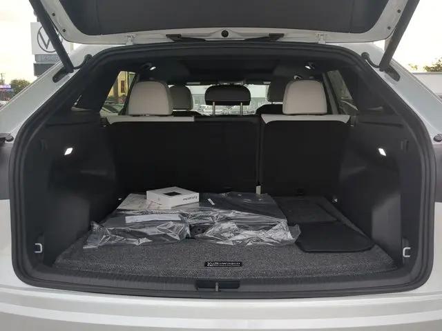 2026 Volkswagen Atlas Cross Sport SEL Premium R-Line