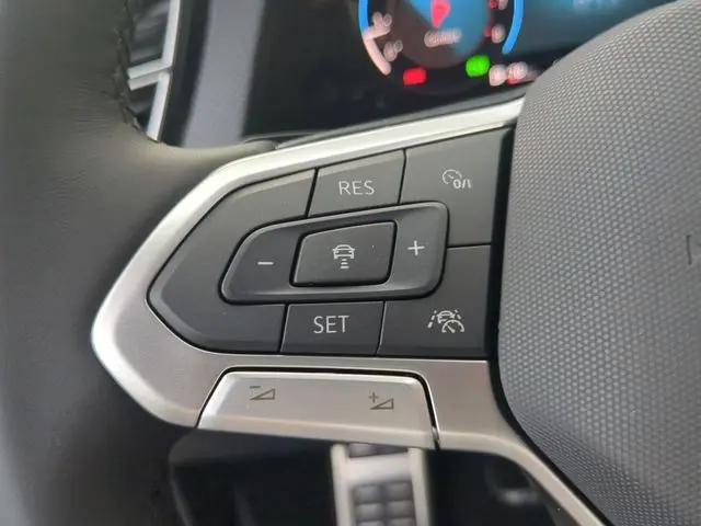 2026 Volkswagen Atlas Cross Sport SEL Premium R-Line
