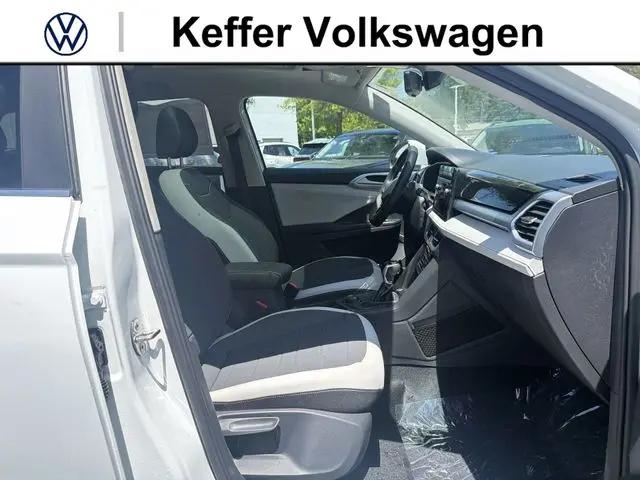 2026 Volkswagen Taos SE