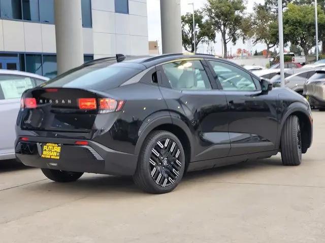 2026 Nissan LEAF PLATINUM+