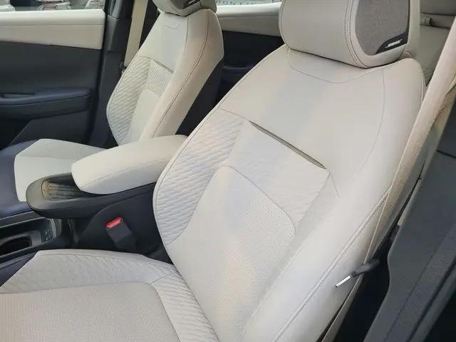 2026 Nissan LEAF PLATINUM+