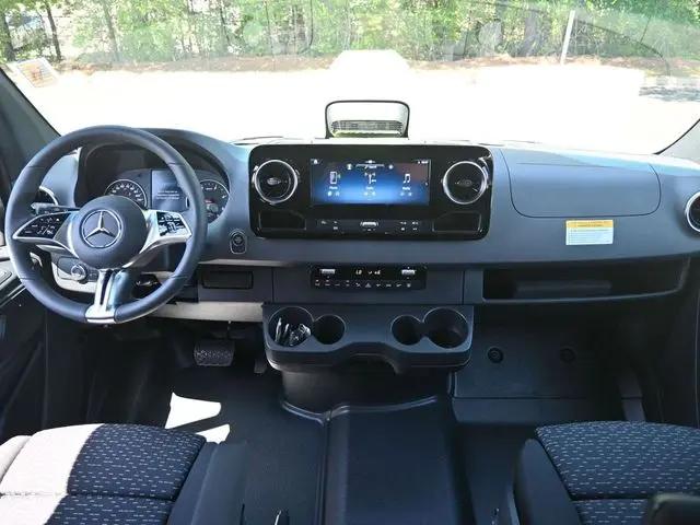 2025 Mercedes-Benz Sprinter 2500 Standard Roof 4-Cyl Diesel HO Select