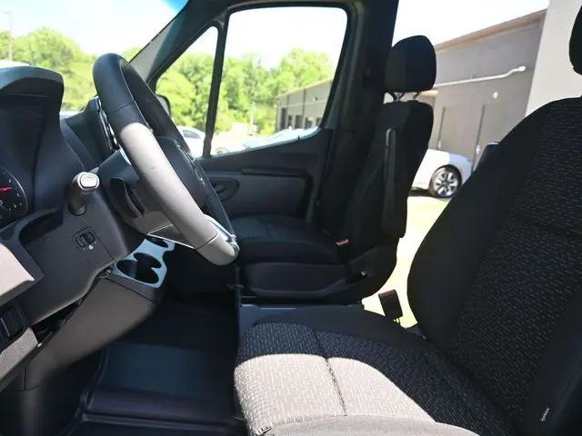 2025 Mercedes-Benz Sprinter 2500 Standard Roof 4-Cyl Diesel HO Select