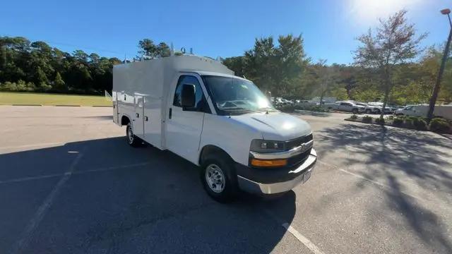 2025 Chevrolet Express Cutaway Work Van