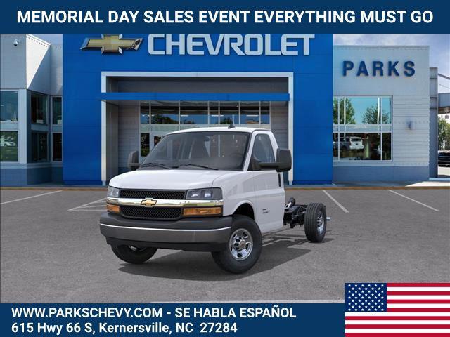2025 Chevrolet Express Cutaway Work Van
