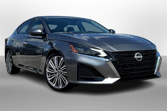 2023 Nissan Altima SL FWD