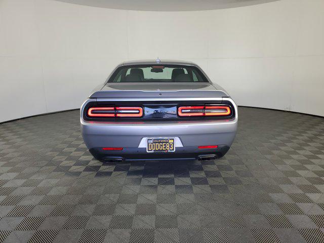 2016 Dodge Challenger SXT Plus